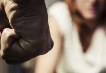 Maltrattamenti in famiglia, divieto di avvicinamento per un marito violento