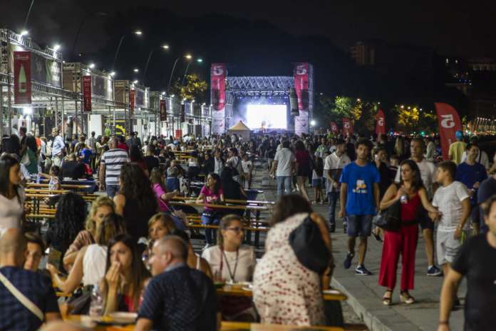 Famiglie e Turisti al Bufala Fest
