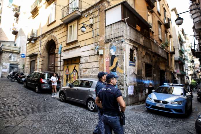 polizia nei quartieri spagnoli napoli (3)