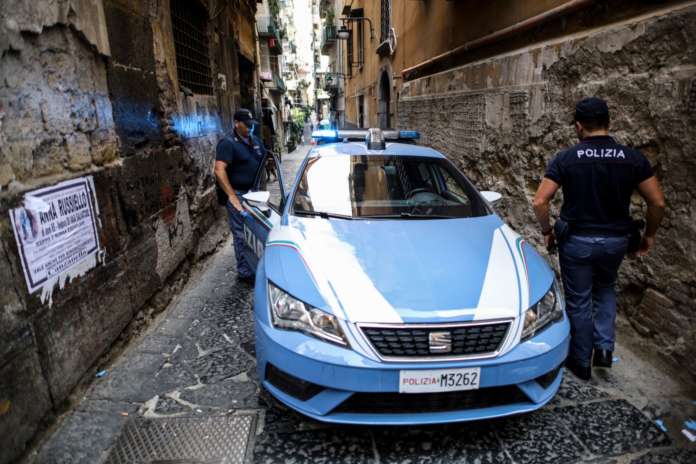polizia nei quartieri spagnoli napoli (8)