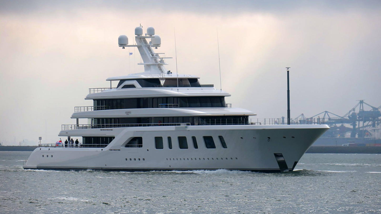 yacht