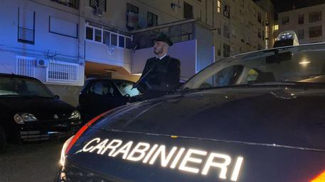 Carabinieri notte parco verde