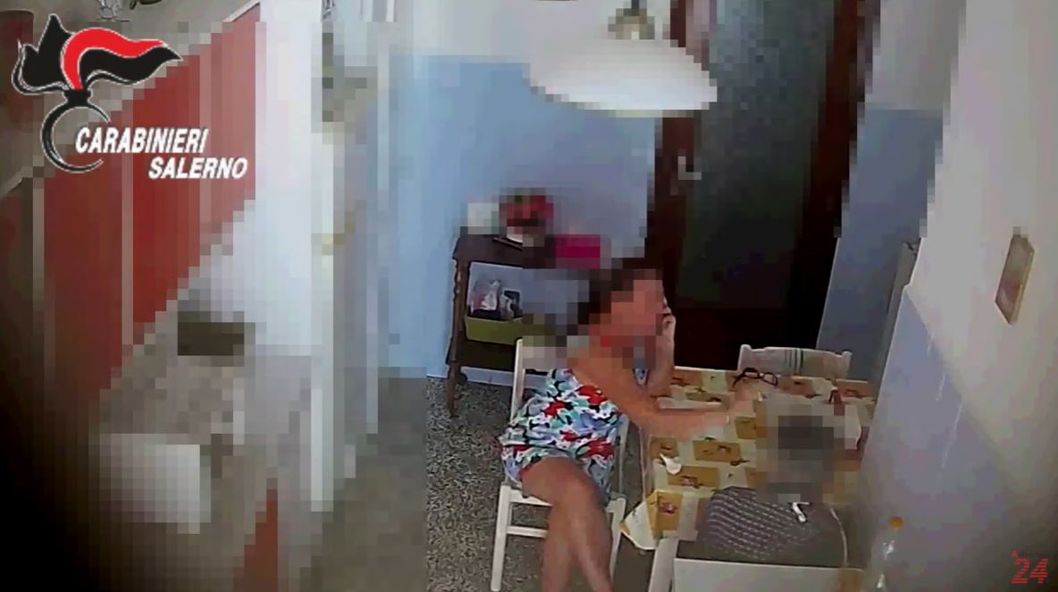 Badante arresto Cava