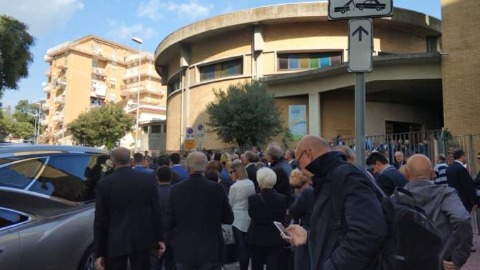 Funerali mamma De Luca
