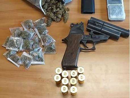 droga- pistola
