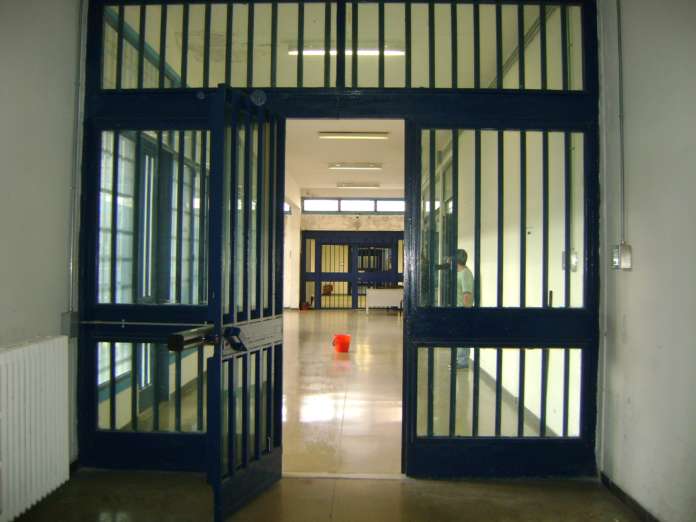 Sono-pazzo-voglio-uscire-.-Il-valzer-dei-mafiosi-in-carcere
