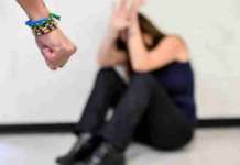 Picchia la madre per estorcerle denaro: arrestato casertano