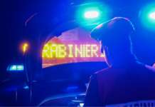 Auto fuori strada, morta passeggera e conducente arrestata