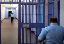 Covid, prima vittima del focolaio al carcere di Carinola: muore agente di 52 anni