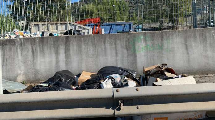 discarica vicino arechi
