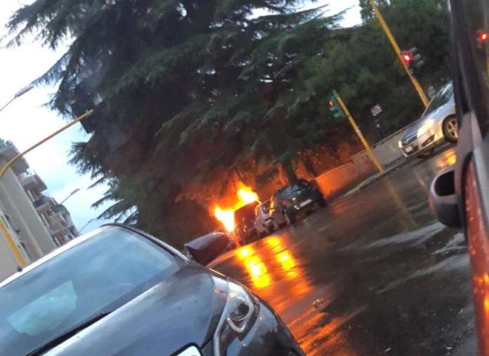 Incendio auto Guacci 01