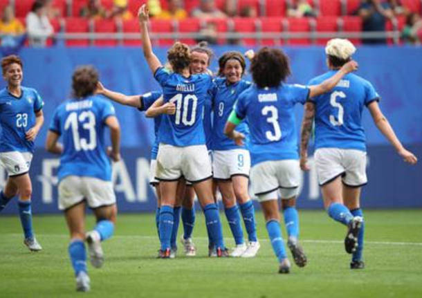 Nazionale Femminile Calcio 01