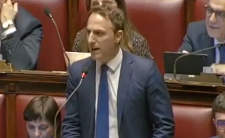 Piero De Luca in aula