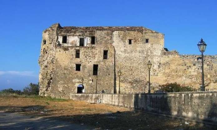 castel volturno castello