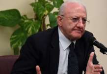 Reddito, i sindacati: “De Luca la smetta di denigrare i navigator”