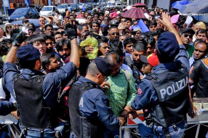 UFFICIO IMMIGRAZIONE NAPOLI