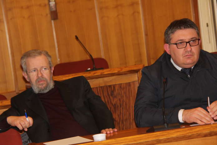 samte riunione deserta (3)
