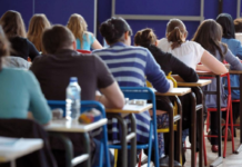 Maturità 2021, firmato il protocollo: all’esame solo con mascherina chirurgica