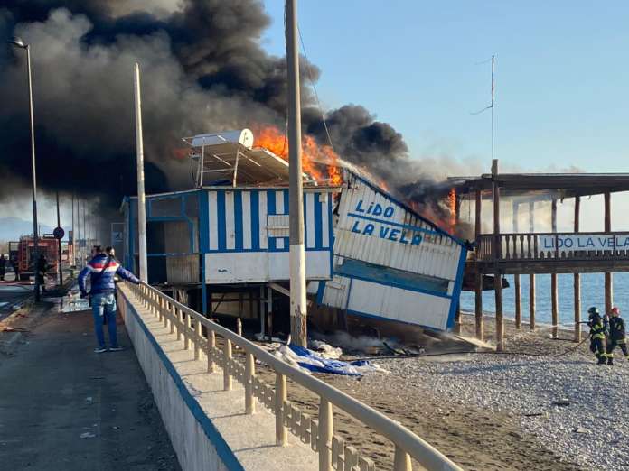 lido in fiamme