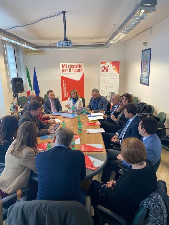 FOTO tavolo operativo