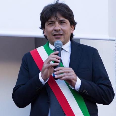 Pellegrino Gino sindaco parete
