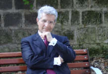 Raffaele Messina presenta “Con la coda dell’occhio” alla Biblioteca Nazionale di Napoli