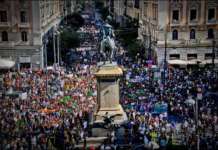 Scuola, a Napoli studenti in corteo: “Istituzioni sorde”