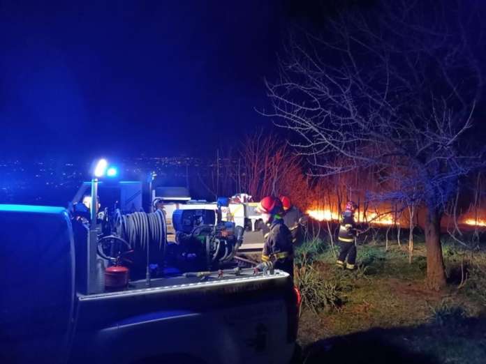 vigili del fuoco incendio bosco