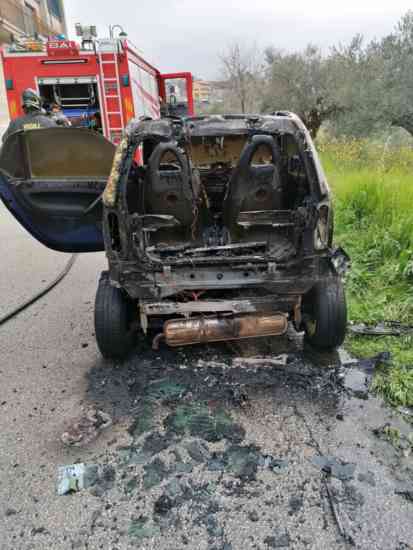 Incendio auto Montesarchio 01