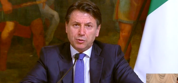 conferenza stampa conte