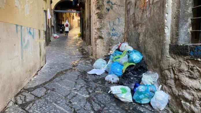 rifiuti abbandonati