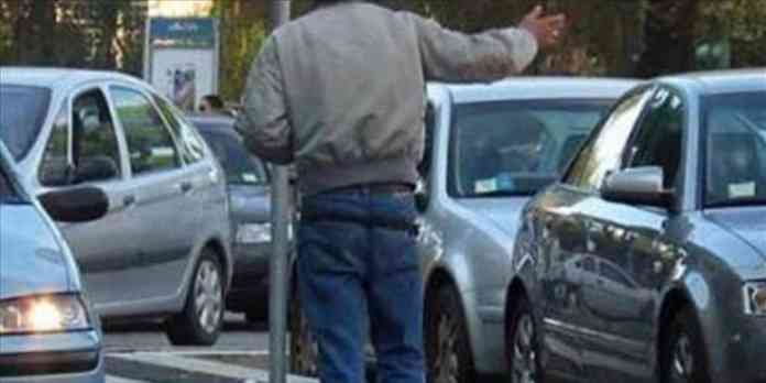 parcheggiatore abusivo