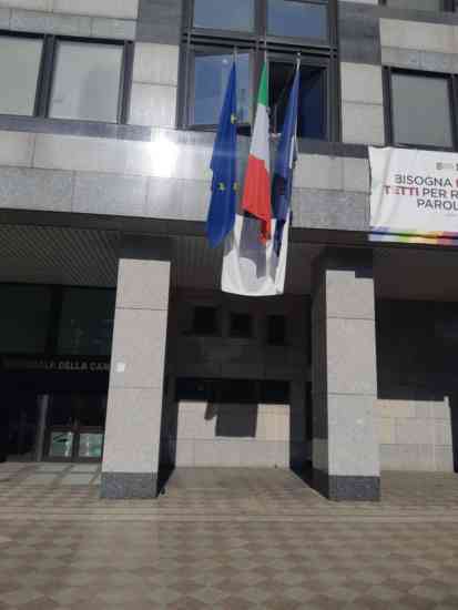 Drappo in Consiglio regionale Campania