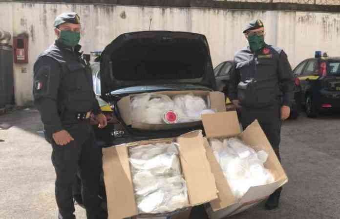 Gdf sequestra mascherine nel Caserta 11-5-2020