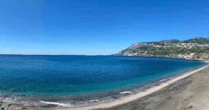 maiori spiagge chiuse