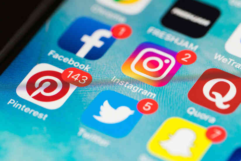 social-media-apps-2210x1473