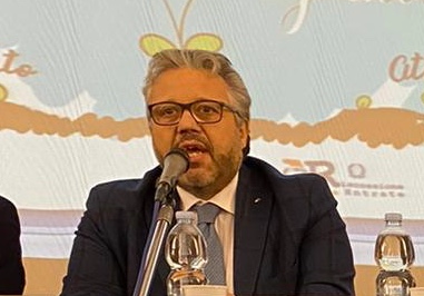 5D883C4F-1886-4CB0-8A4F-789D46852FEE