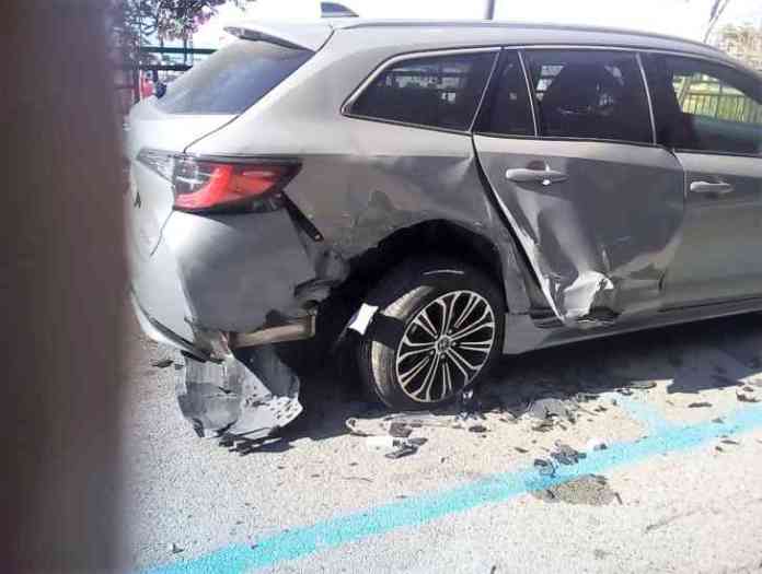 Auto incidente via Benedetto Croce