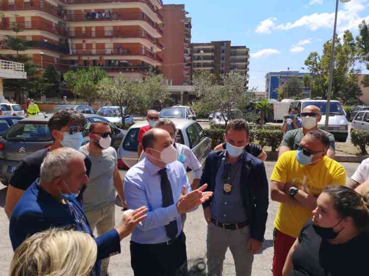 Questore Caserta Antonio Borrelli in zona rossa ex Palazzi Cirio a Mondragone