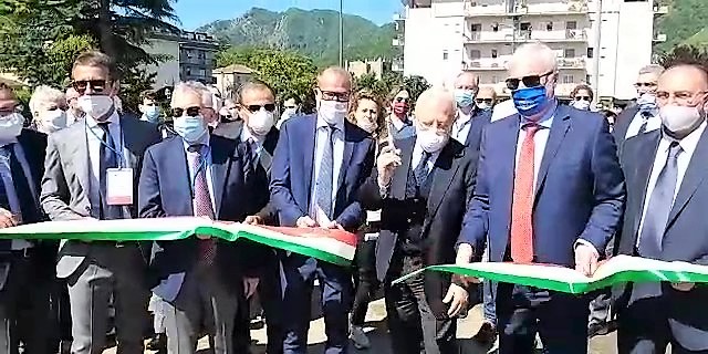 Taglio nastro_Moment(2)