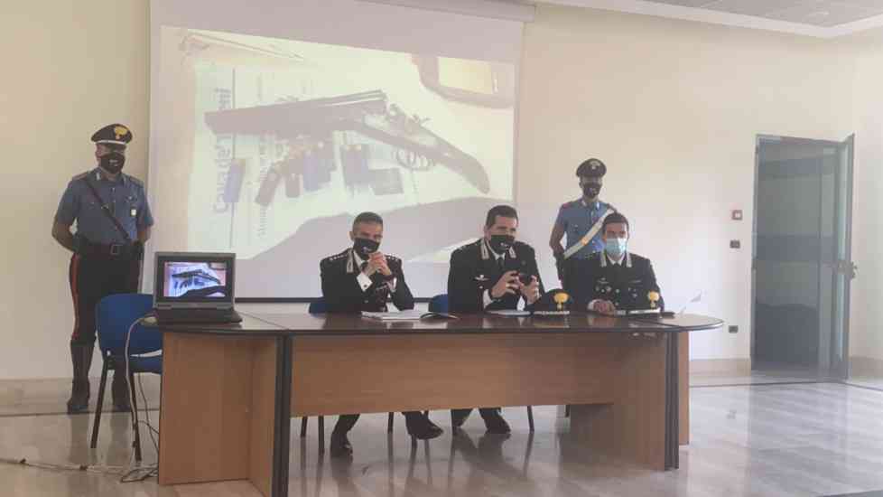 conferenza carabinieri trombetti