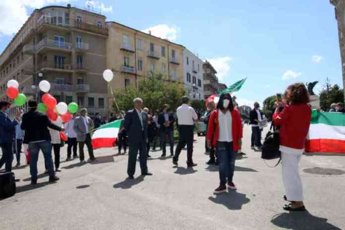 flash mob fratelli d'italia lega 1