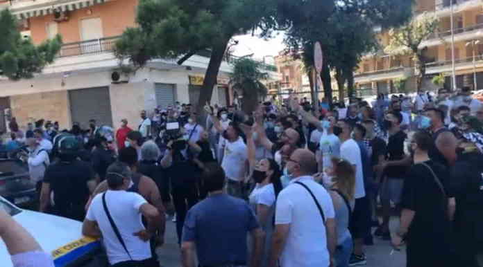 folla mondragone zona rossa
