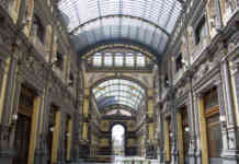 Napoli, a bando i locali della Galleria Principe