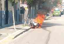 Salerno, in fiamme motorino in via Dalmazia: intervento dei Vigili del Fuoco
