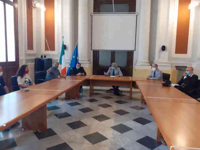 riunione prefettura con tifosi 1