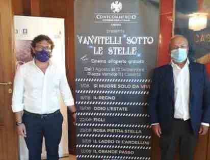 Da sinistra l'assessore Emiliano Casale e il presidente di Confcommercio caserta Lucio Sindaco vanvitelli sotto le stelle