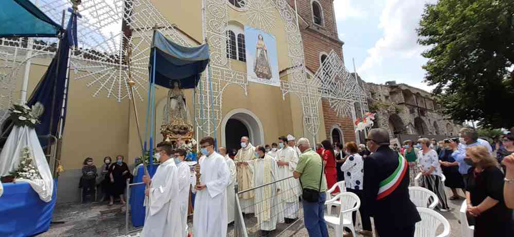 Arcivescovo Bellandi a Buccino