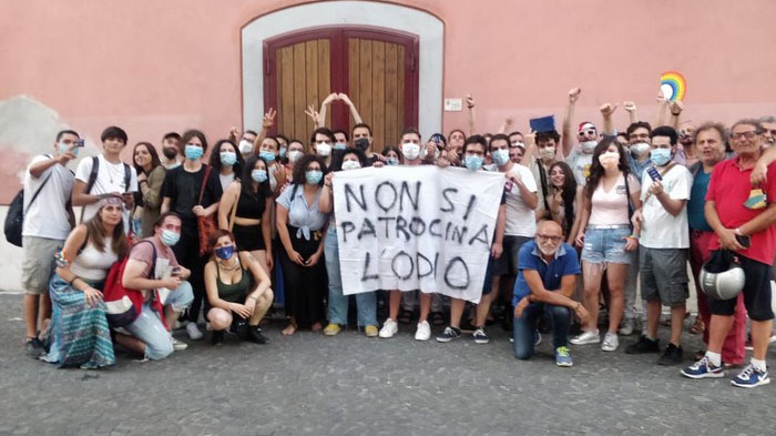 adinolfi-protesta