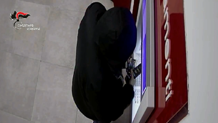 arresti truffa poste